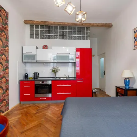 Appartement 2 Bedroom In New Town Close To River *