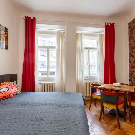 Appartement 2 Bedroom In New Town Close To River