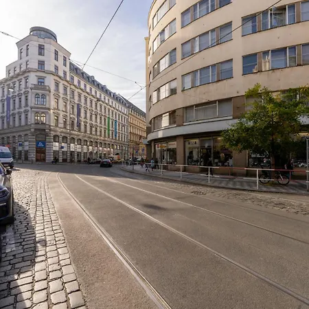 Apartament 2 Bedroom In New Town Close To River Praga