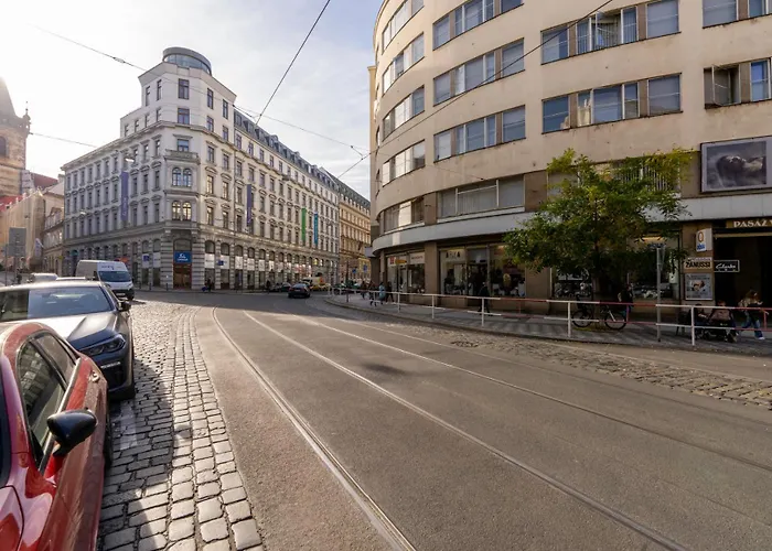 Apartament 2 Bedroom In New Town Close To River Praga
