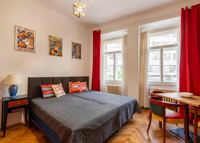 2 Bedroom In New Town Close To River